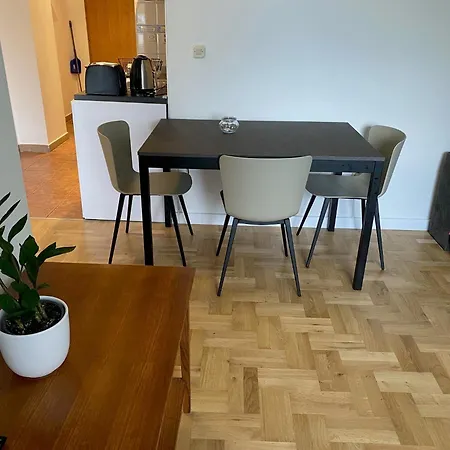 Apartment 10420b